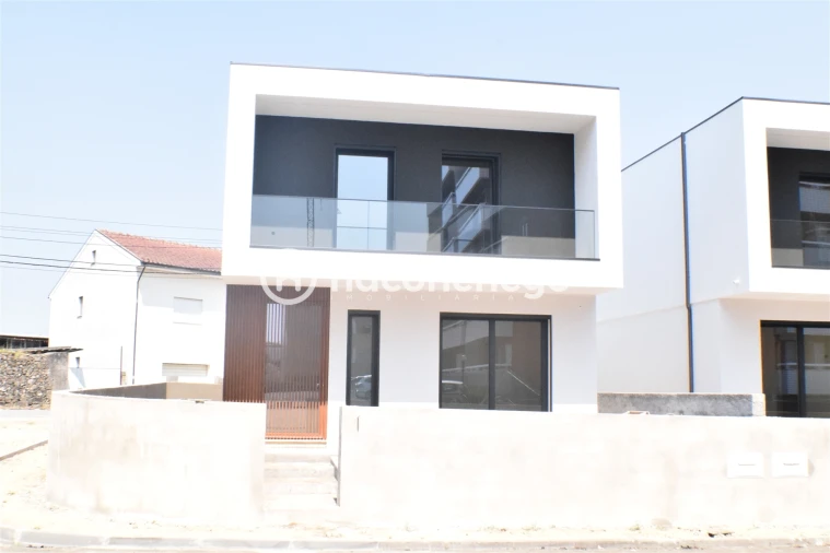 Moradia T3 para Venda em Barcelos, V.Boa, V.Frescainha Foto 1