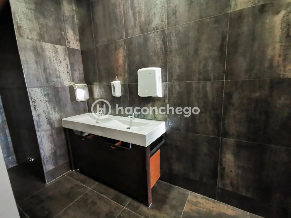 Loja para Arrendamento em Silveiros e Rio Covo (Santa Eulália) Foto 38