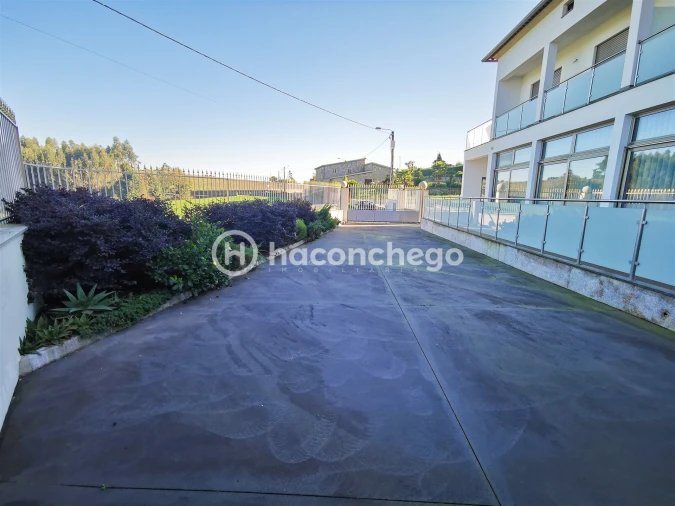 Loja para Arrendamento em Silveiros e Rio Covo (Santa Eulália) Foto 8