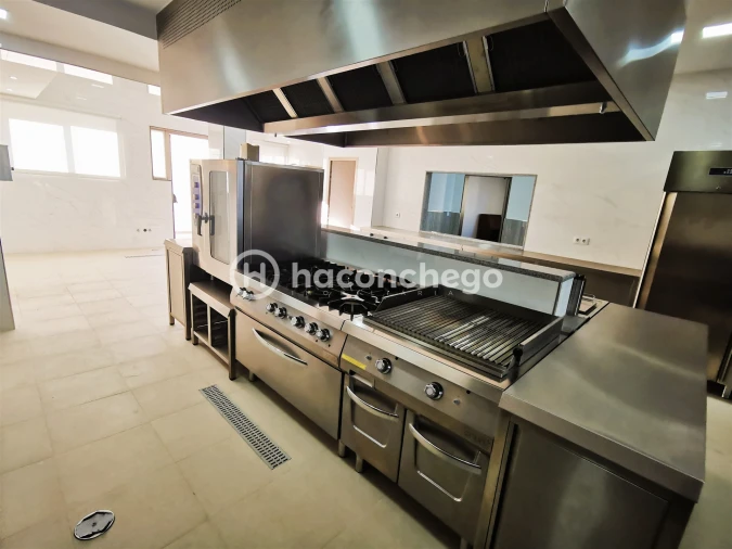 Loja para Arrendamento em Silveiros e Rio Covo (Santa Eulália) Foto 23