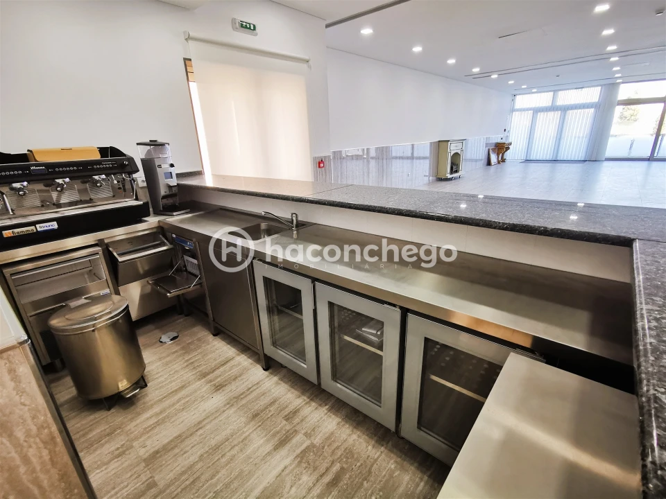 Loja para Arrendamento em Silveiros e Rio Covo (Santa Eulália) Foto 18