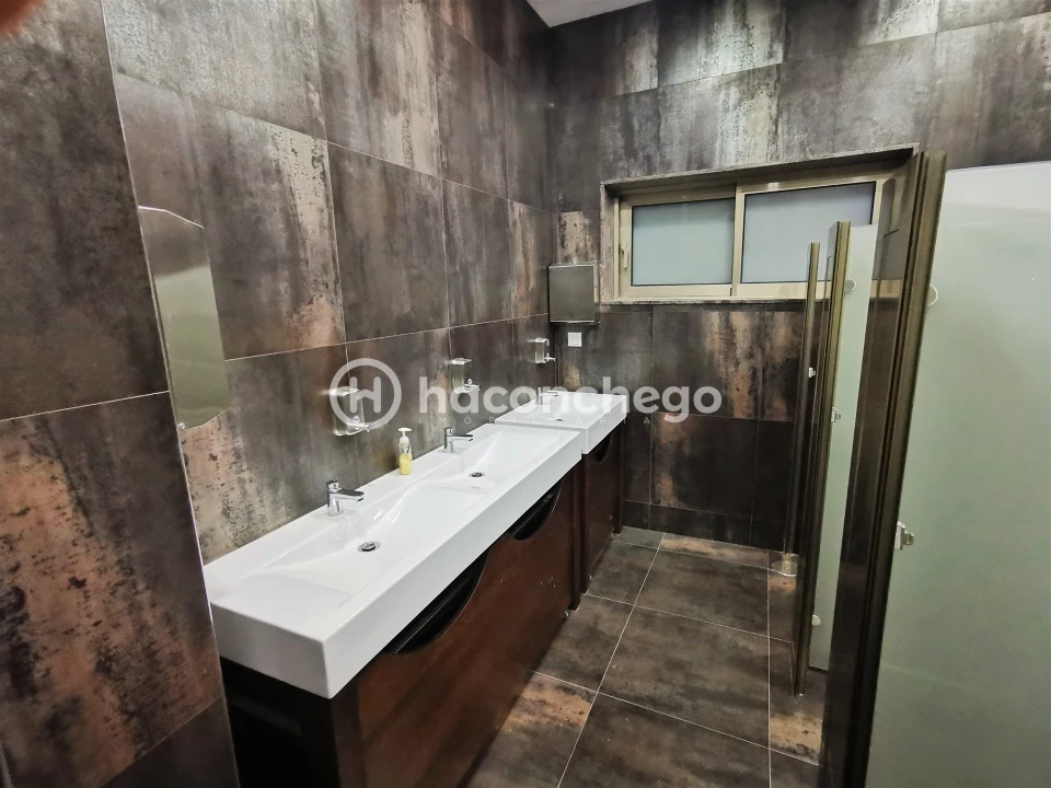 Loja para Arrendamento em Silveiros e Rio Covo (Santa Eulália) Foto 34