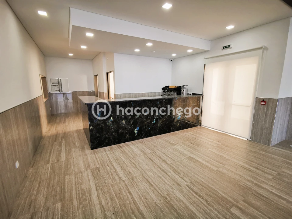 Loja para Arrendamento em Silveiros e Rio Covo (Santa Eulália) Foto 17