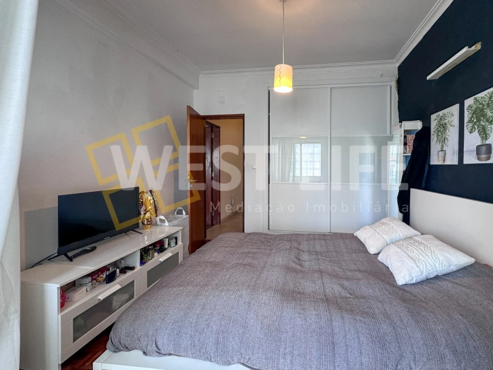 Moradia T6 para Venda em Carcavelos e Parede Foto 14