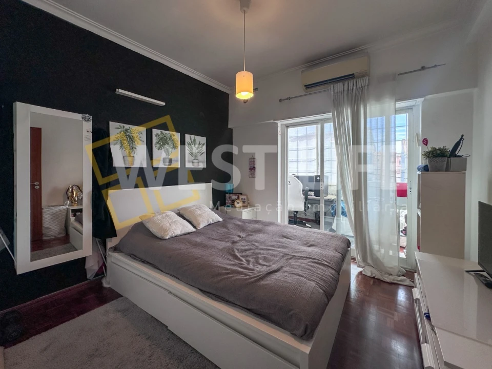 Moradia T6 para Venda em Carcavelos e Parede Foto 15