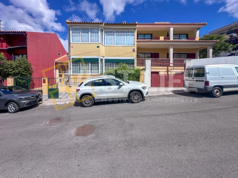 Moradia T6 para Venda em Carcavelos e Parede Foto 33