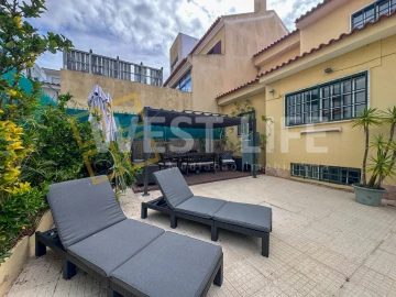 Moradia T6 para Venda em Carcavelos e Parede