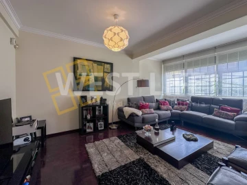 Moradia T6 para Venda em Carcavelos e Parede