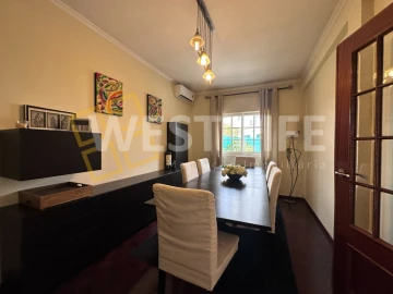 Moradia T6 para Venda em Carcavelos e Parede