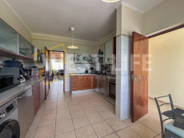 Moradia T6 para Venda em Carcavelos e Parede