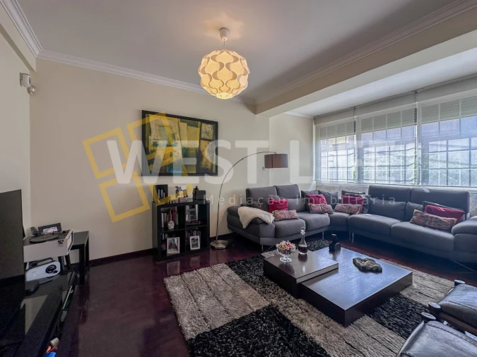 Moradia T6 para Venda em Carcavelos e Parede Foto 3