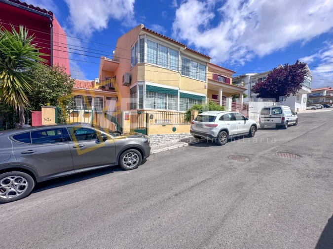 Moradia T6 para Venda em Carcavelos e Parede Foto 32