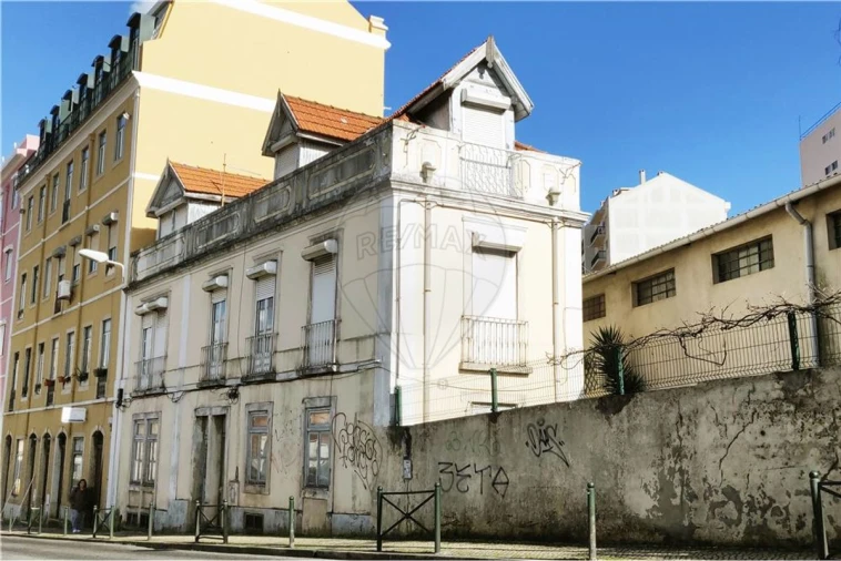 Prédio para Venda em Campo de Ourique Foto 2