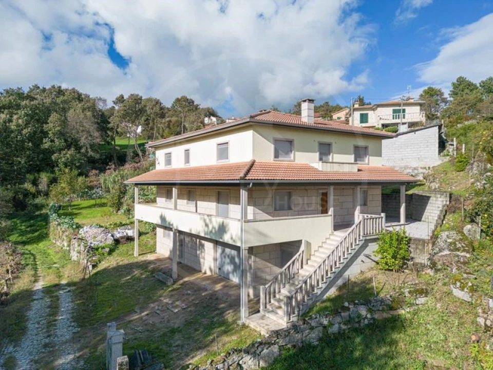 Moradia T5 para Venda em Telões Foto 1