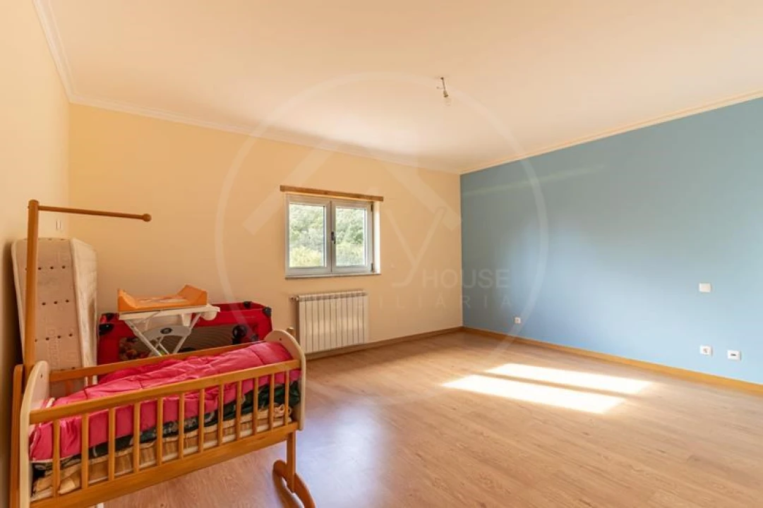 Moradia T5 para Venda em Telões Foto 25