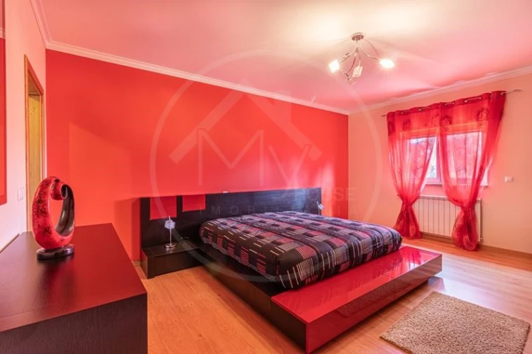 Moradia T5 para Venda em Telões Foto 17