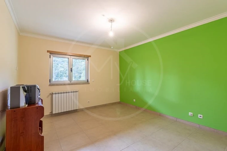 Moradia T5 para Venda em Telões Foto 19