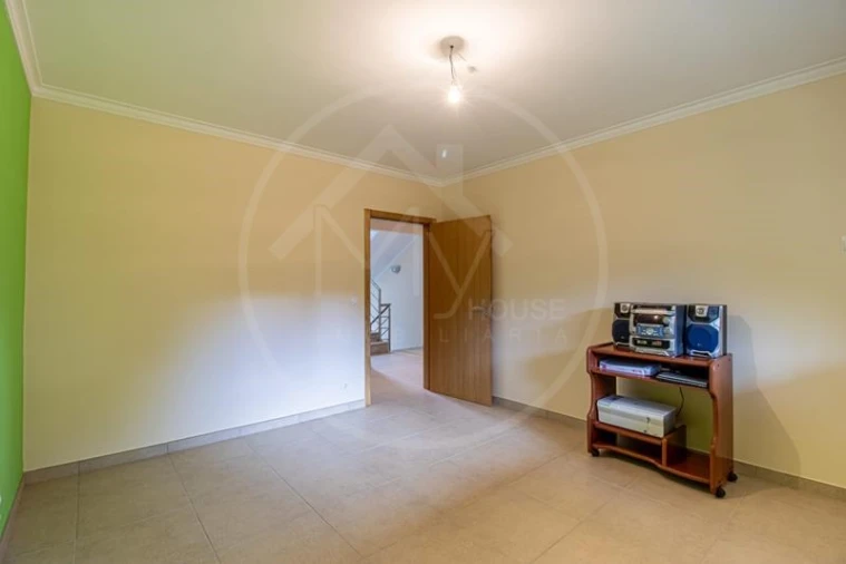 Moradia T5 para Venda em Telões Foto 20