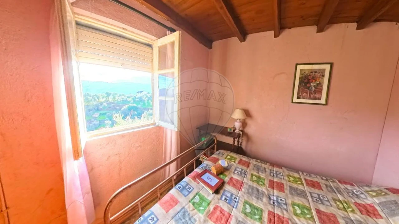 Moradia T2 para Venda em Cadafaz e Colmeal Foto 9