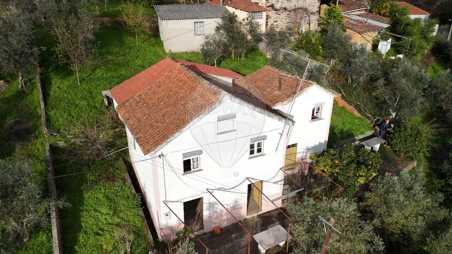 Moradia T2 para Venda em Cadafaz e Colmeal Foto 24