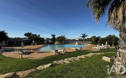 Apartamento para Venda em Estômbar e Parchal