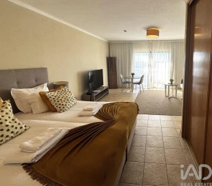 Apartamento para Venda em Estômbar e Parchal