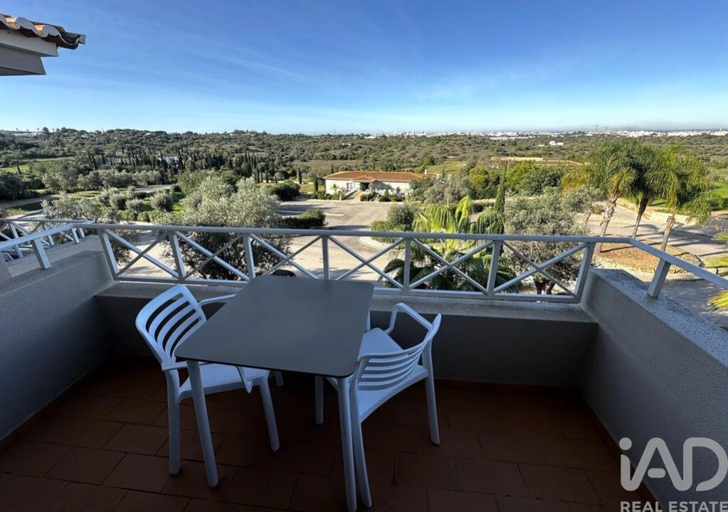 Apartamento para Venda em Estômbar e Parchal Foto 2