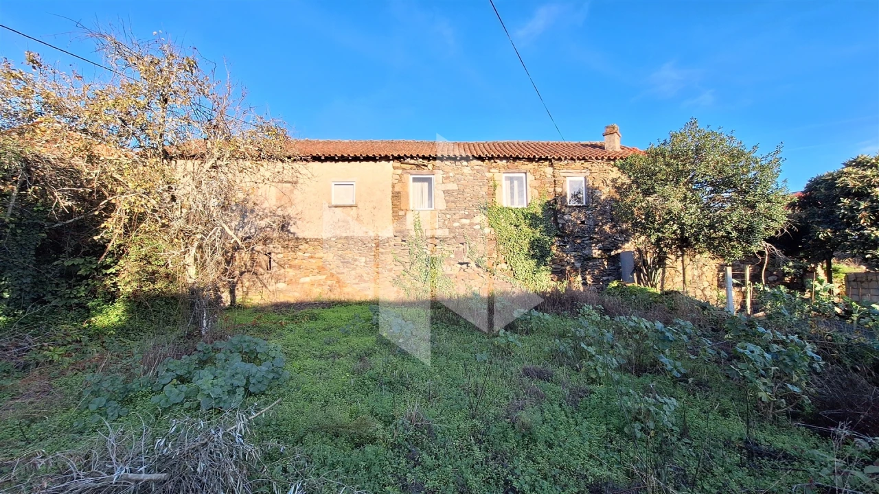 Moradia T2 para Venda em Castelões Foto 19