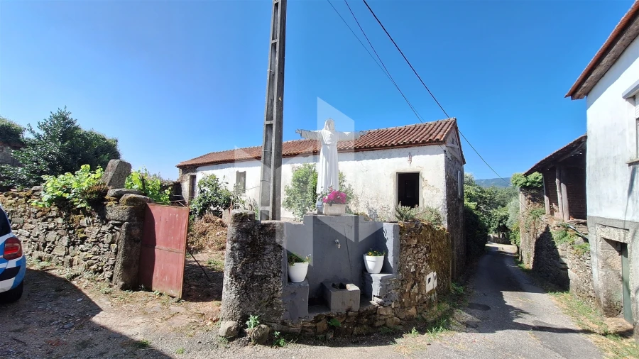 Moradia T2 para Venda em Castelões Foto 1