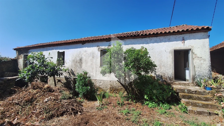 Moradia T2 para Venda em Castelões Foto 2