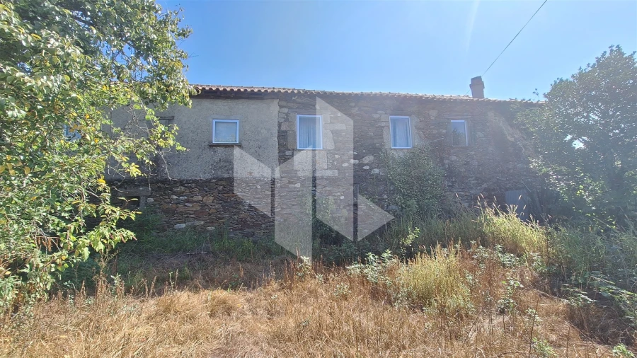 Moradia T2 para Venda em Castelões Foto 7