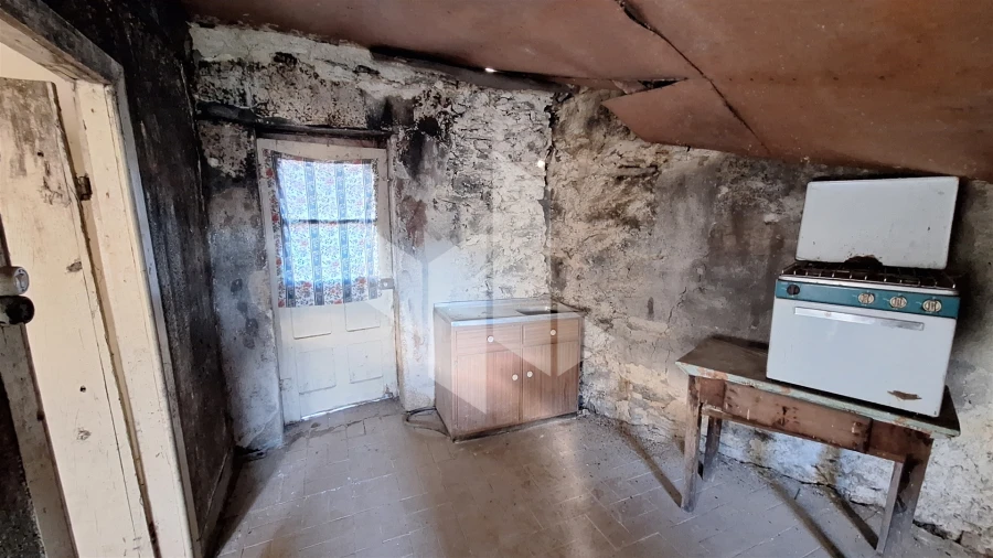 Moradia T2 para Venda em Castelões Foto 11