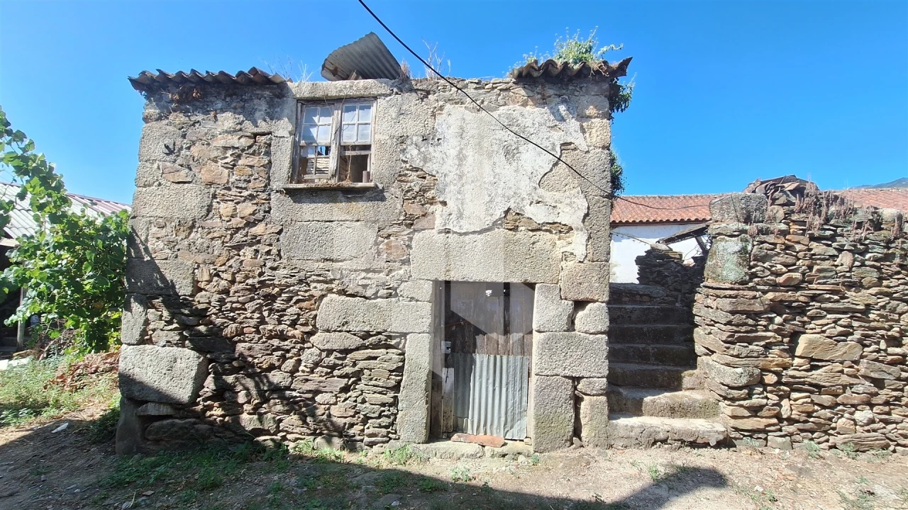 Moradia T2 para Venda em Castelões Foto 8