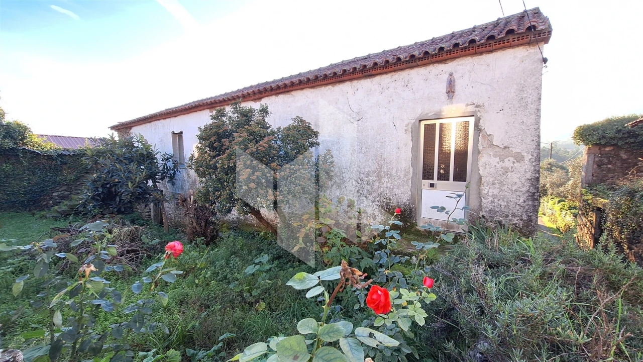 Moradia T2 para Venda em Castelões Foto 3