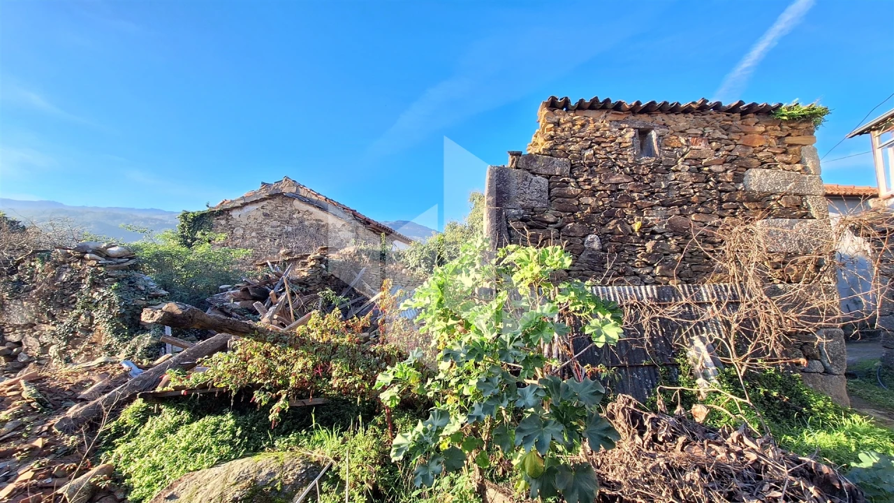 Moradia T2 para Venda em Castelões Foto 10