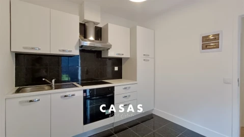Moradia T6 para Venda em Santa Cruz