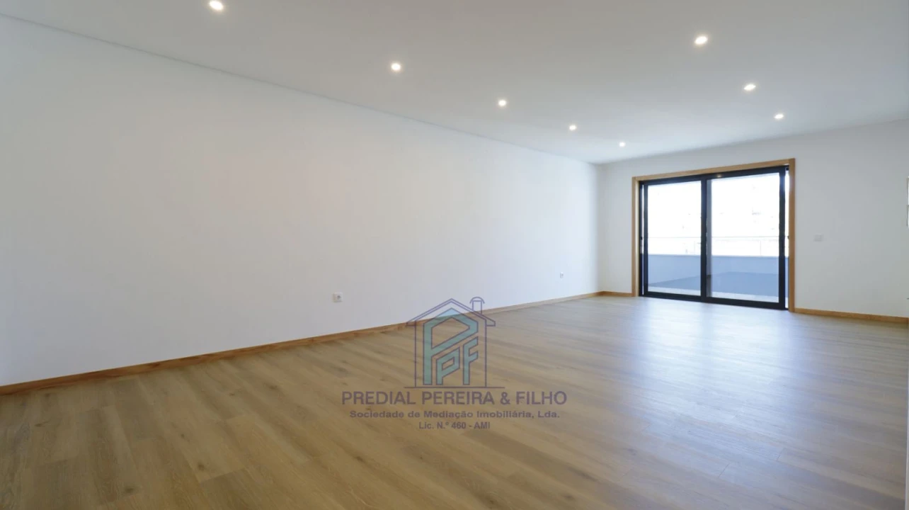 Apartamento T3 para Venda em Rio Tinto Foto 2