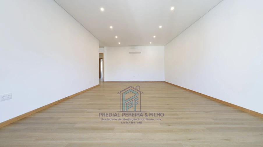 Apartamento T3 para Venda em Rio Tinto Foto 3