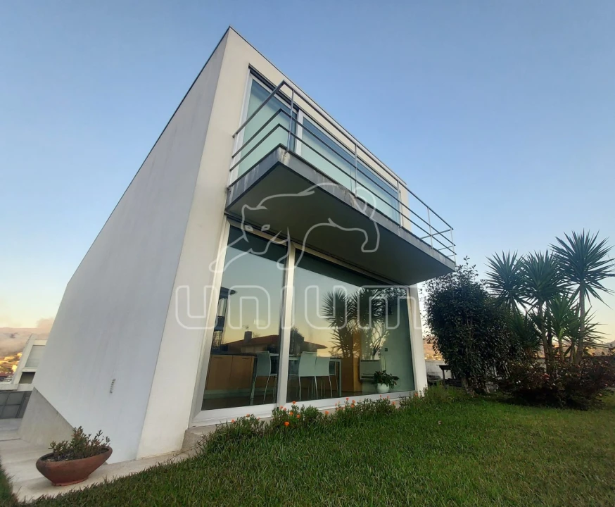 Moradia T3 para Venda em Guilhadeses e Santar Foto 2