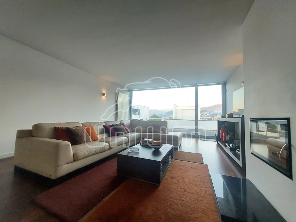 Moradia T3 para Venda em Guilhadeses e Santar Foto 5