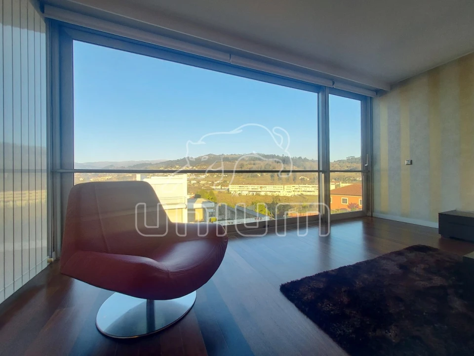 Moradia T3 para Venda em Guilhadeses e Santar Foto 15