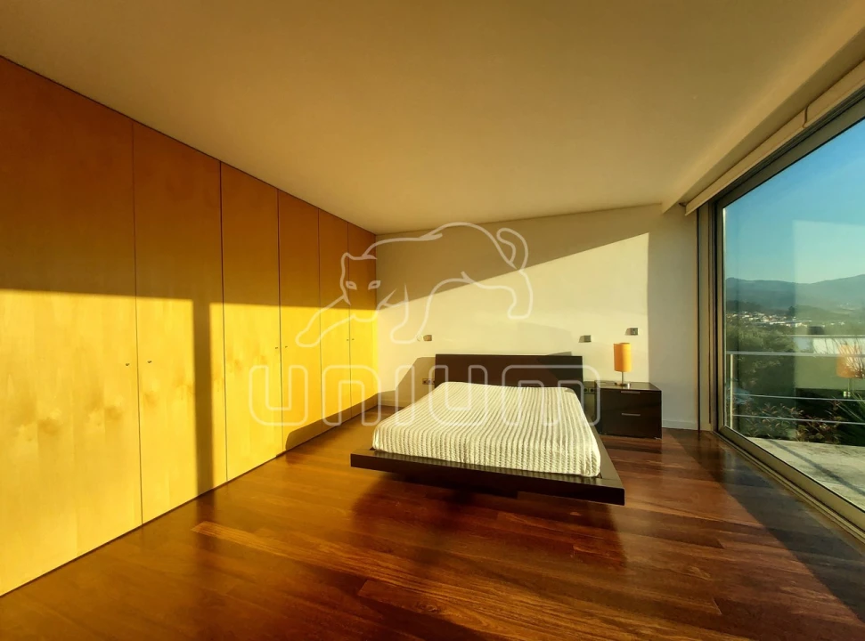 Moradia T3 para Venda em Guilhadeses e Santar Foto 18