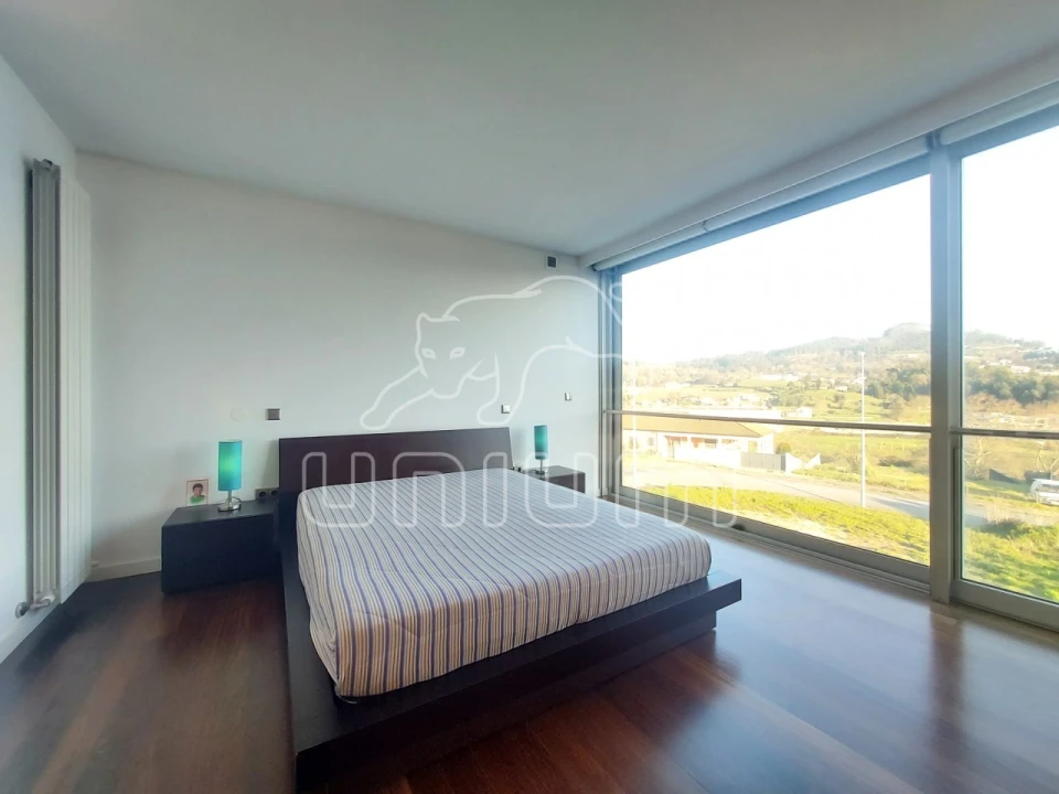 Moradia T3 para Venda em Guilhadeses e Santar Foto 21