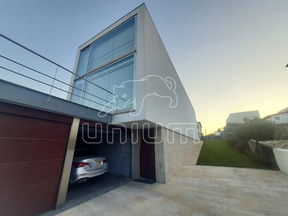 Moradia T3 para Venda em Guilhadeses e Santar Foto 40