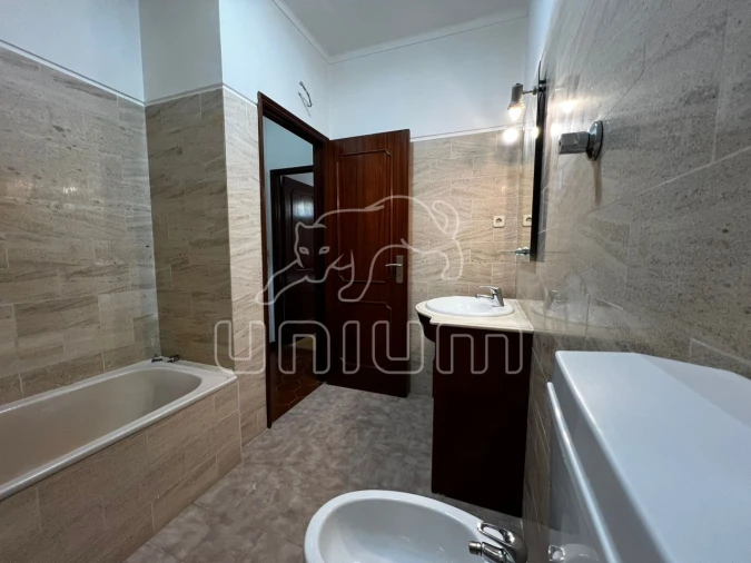 Apartamento T1 para Venda em Chafe Foto 16