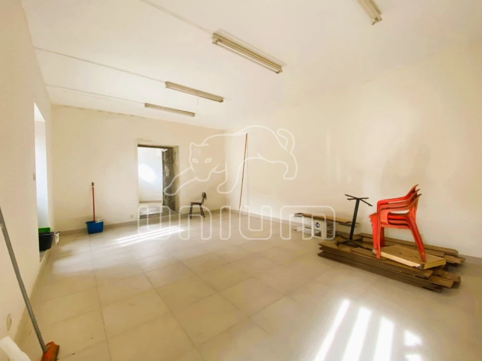 Prédio para Venda em Vila de Punhe Foto 9