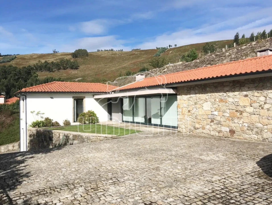 Quinta T4 para Venda em Serdedelo Foto 2