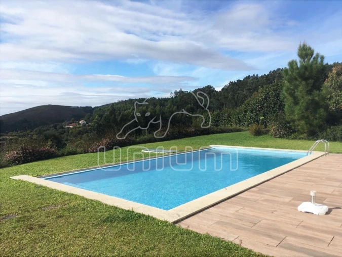 Quinta T4 para Venda em Serdedelo