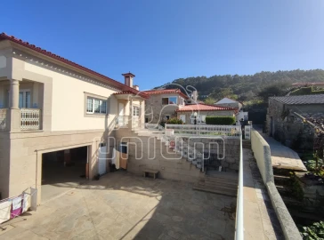 Moradia T5 para Venda em Areosa