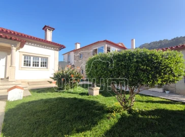 Moradia T5 para Venda em Areosa